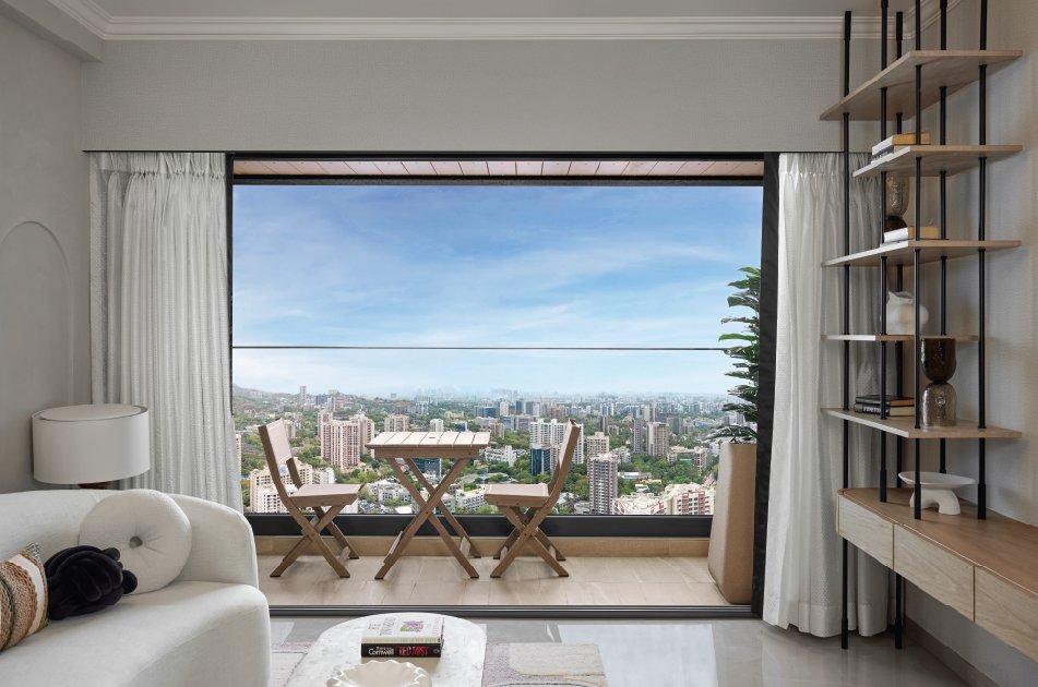 External View of Supreme Boulevard Tower